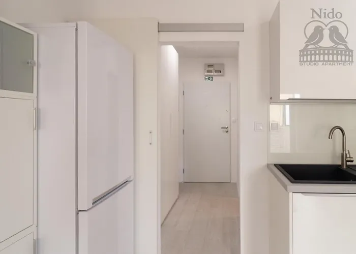 아파트 Nido Free Parking 풀라